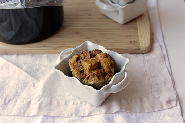 slow cooker pumpkin spice bread pudding